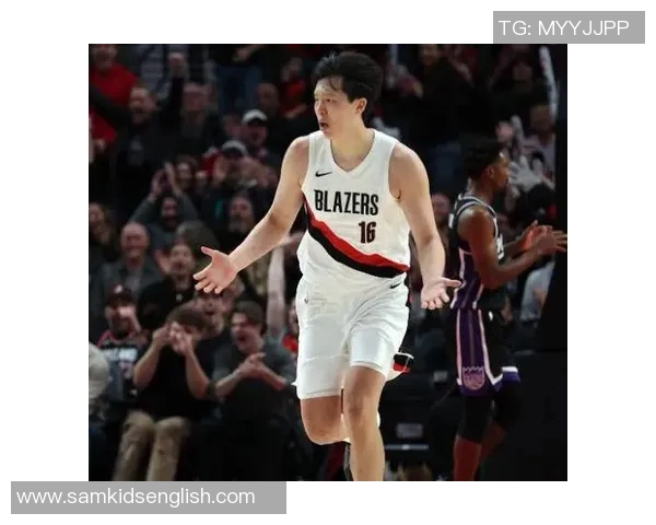 生涯首分!杨瀚森抛投制造对手打手犯规两罚全中 随后遭遇欢迎来到NBA时刻